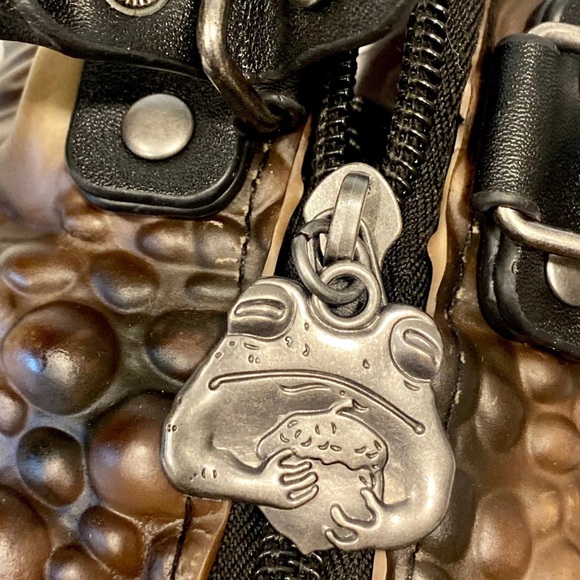 TAN Official Windy Willow Unique Frog Crossbody Handbag - Picture 7 of 16